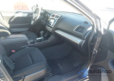 2015 Subaru Legacy 2.5I Premium z USA, uszkodzony, nr VIN 4S3BNAC60F3065857